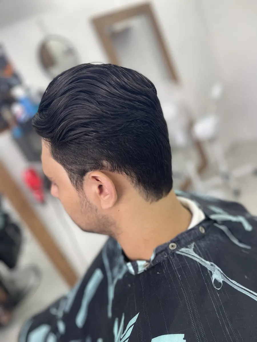 acabado clásico realizado en Bronze Barber Shop