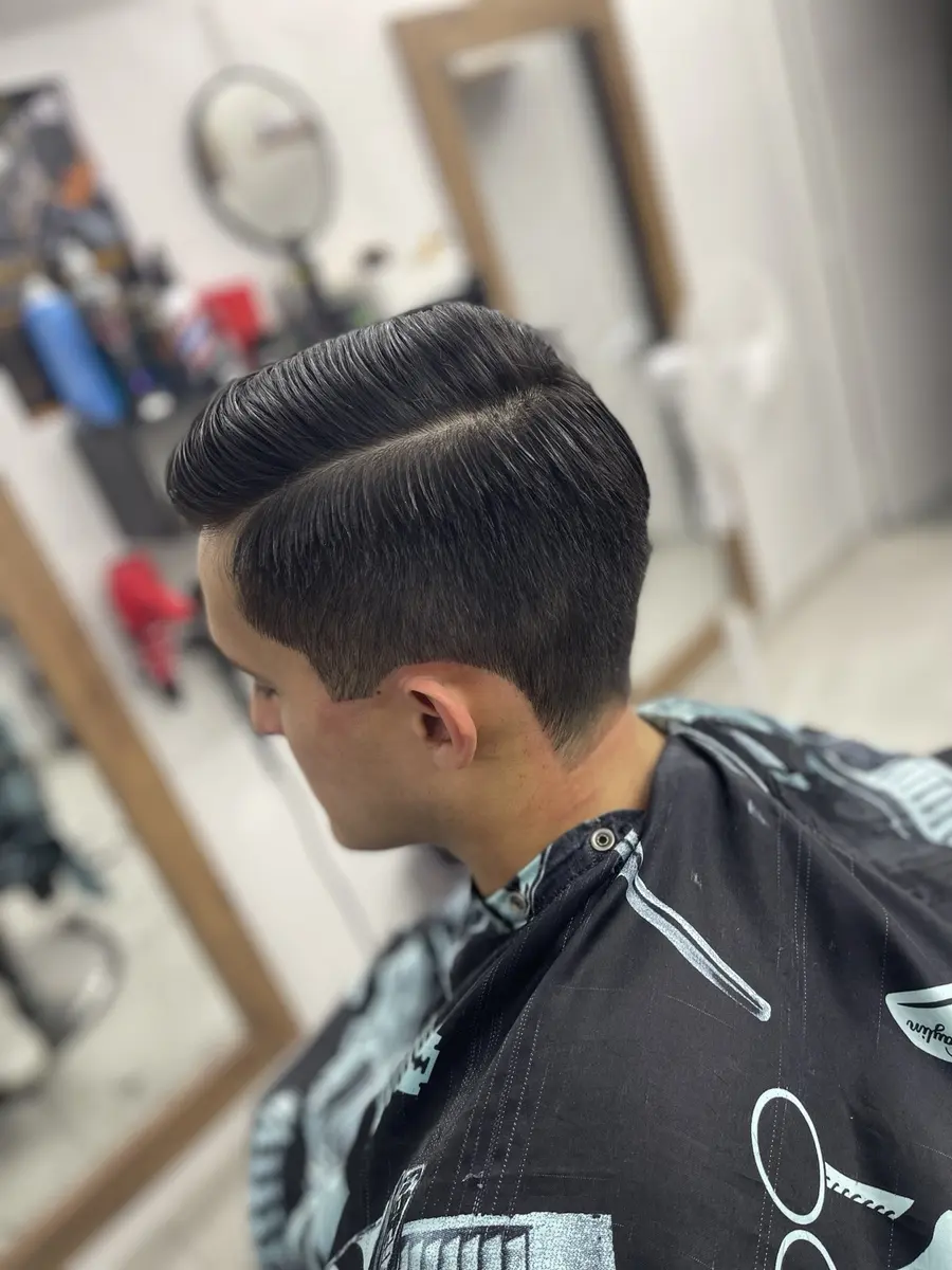raya y precisión realizado en Bronze Barber Shop
