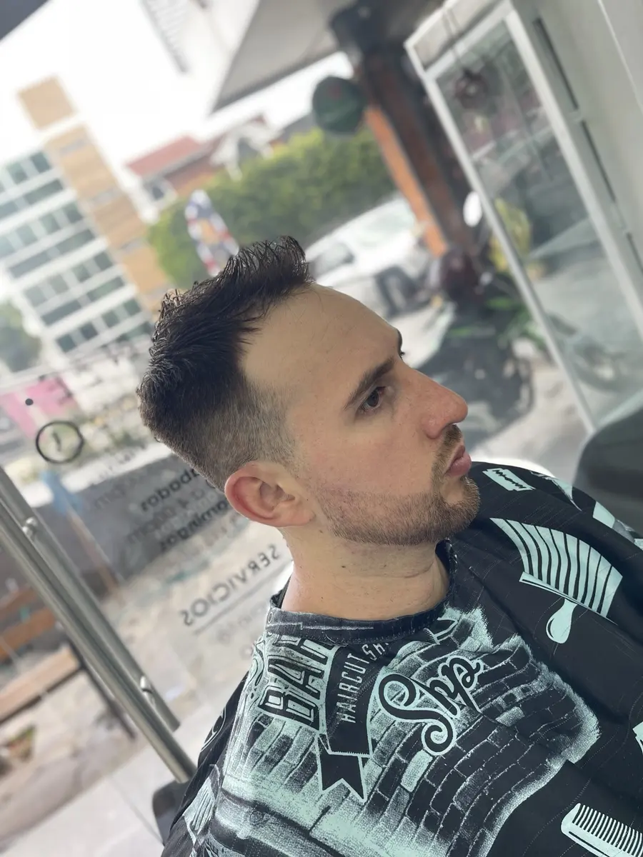 corte y barba realizado en Bronze Barber Shop